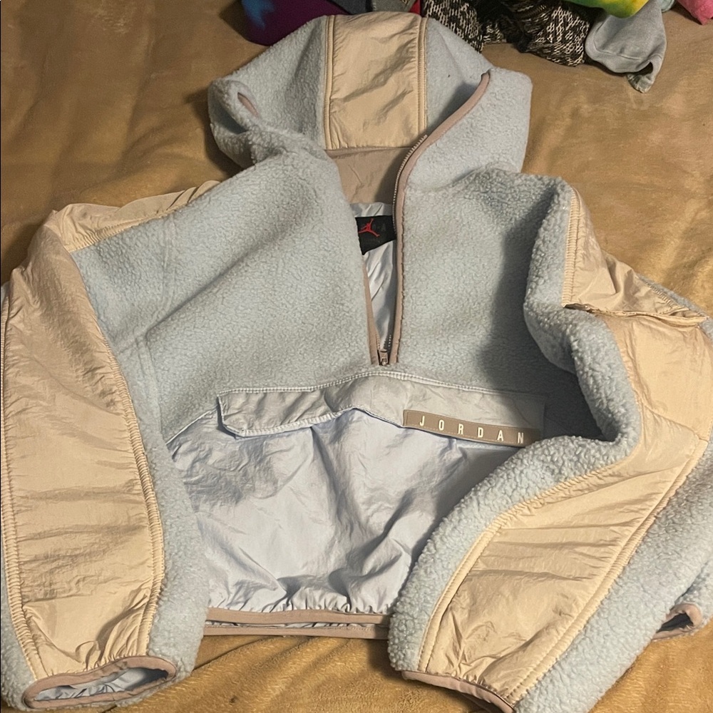 Jordan Women's Cream and Tan Puffer Jacket